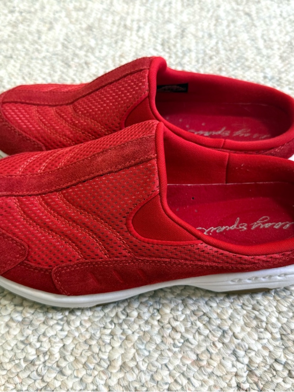 Easy Spirit women’s 8.5 red Traveltime slip-on shoes sneakers - Picture 2 of 8
